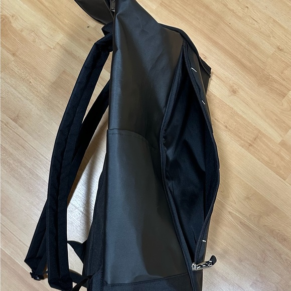 Addias zip top backpack - Picture 5 of 5